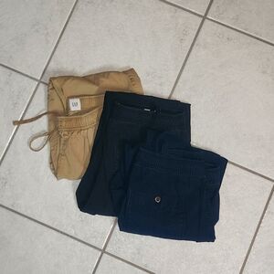 Mens Gap easy pull on pants. Size small.